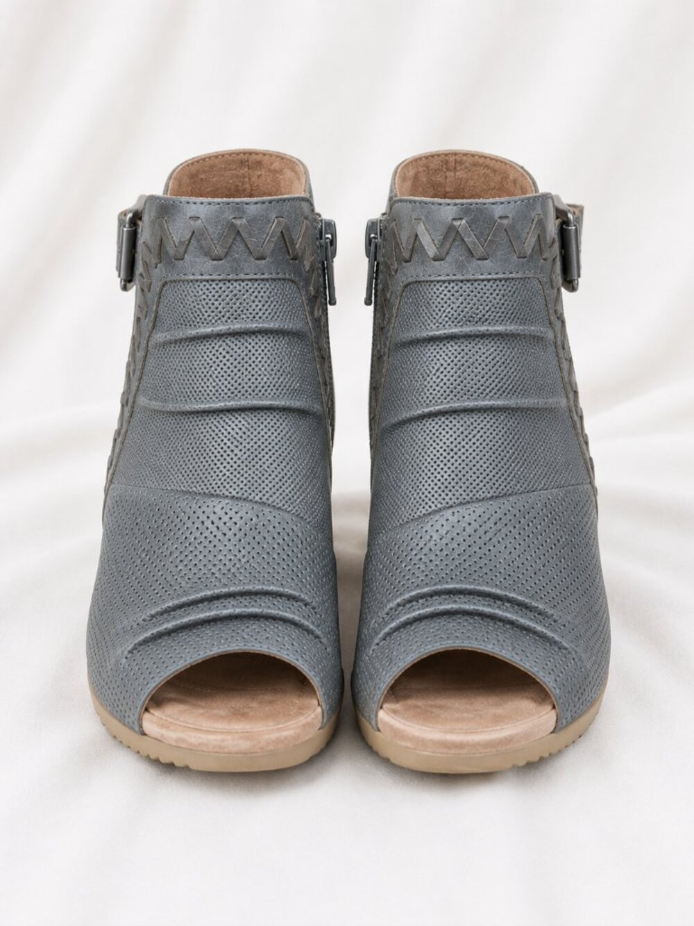 Earth Attalea Slate Blue Perforated Leather Peep Toe Wedge Sandals 9.5 - Picture 6 of 15